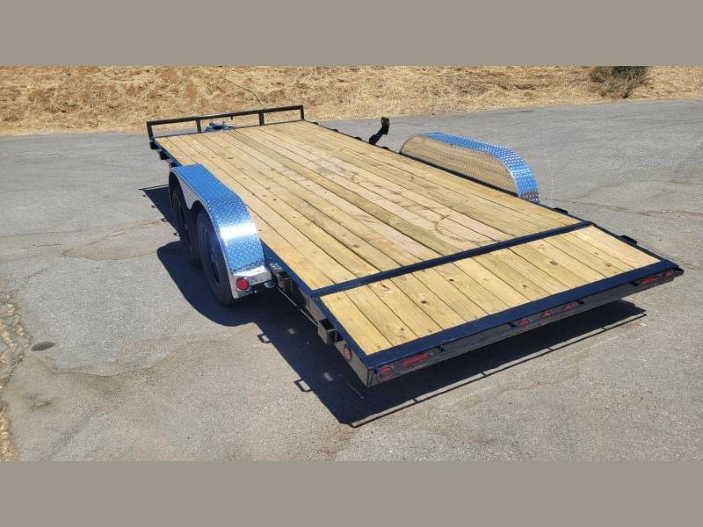 New 2024 PJ TRAILERS 83 x 18 C4182 Car Hauler BLACK FIRDAY SALE