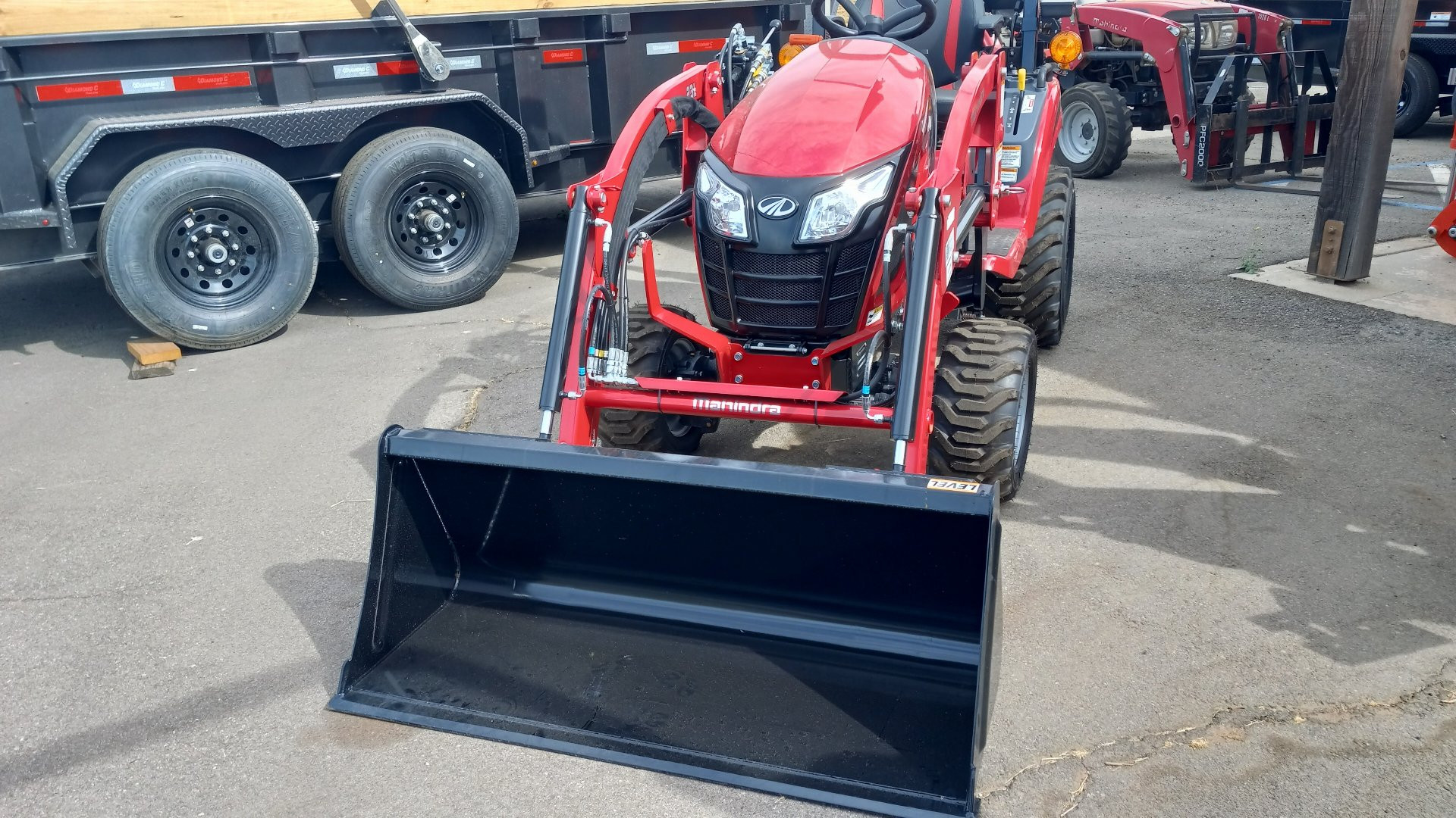New 2023 Mahindra eMax 20S HST