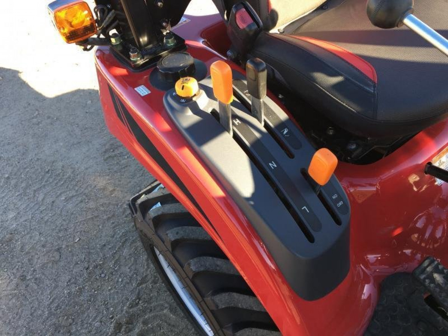 New 2023 Mahindra eMax 20S HST