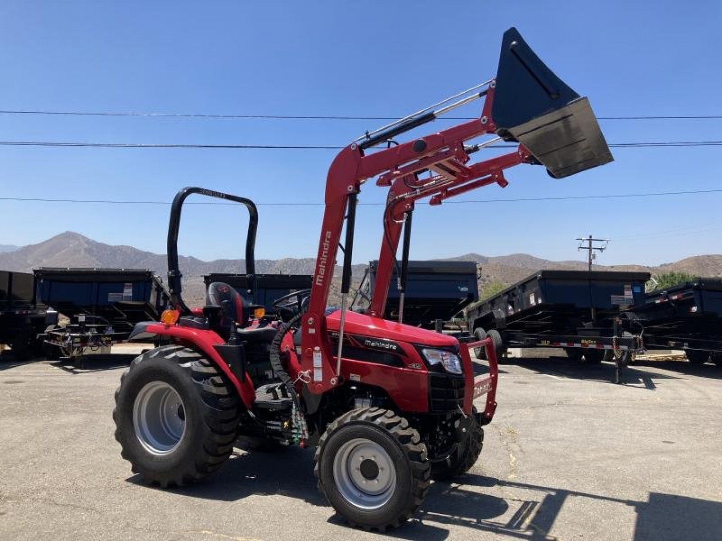 New 2022 Mahindra 2600 Series 2638 HST