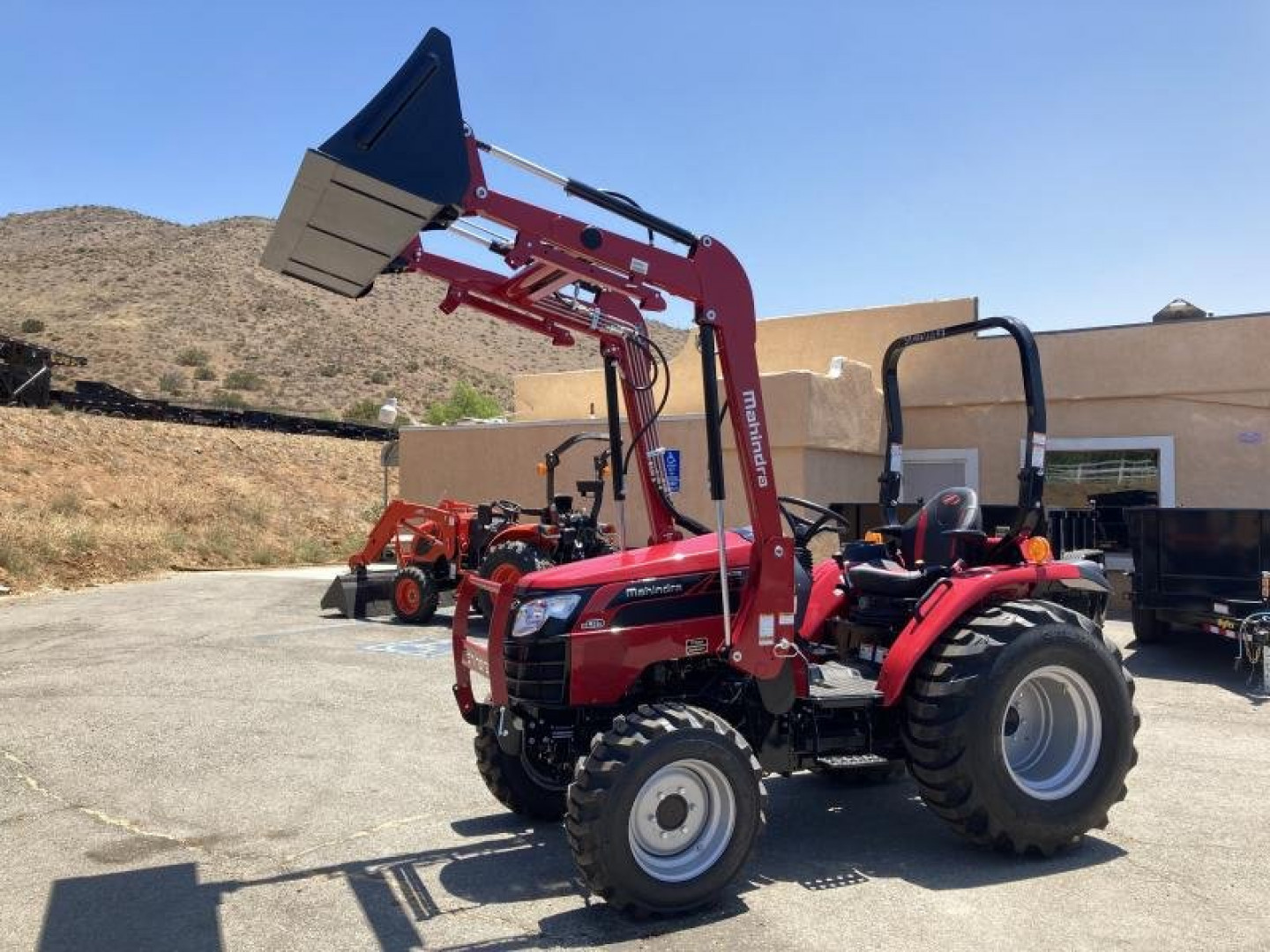 New 2022 Mahindra 2600 Series 2638 HST