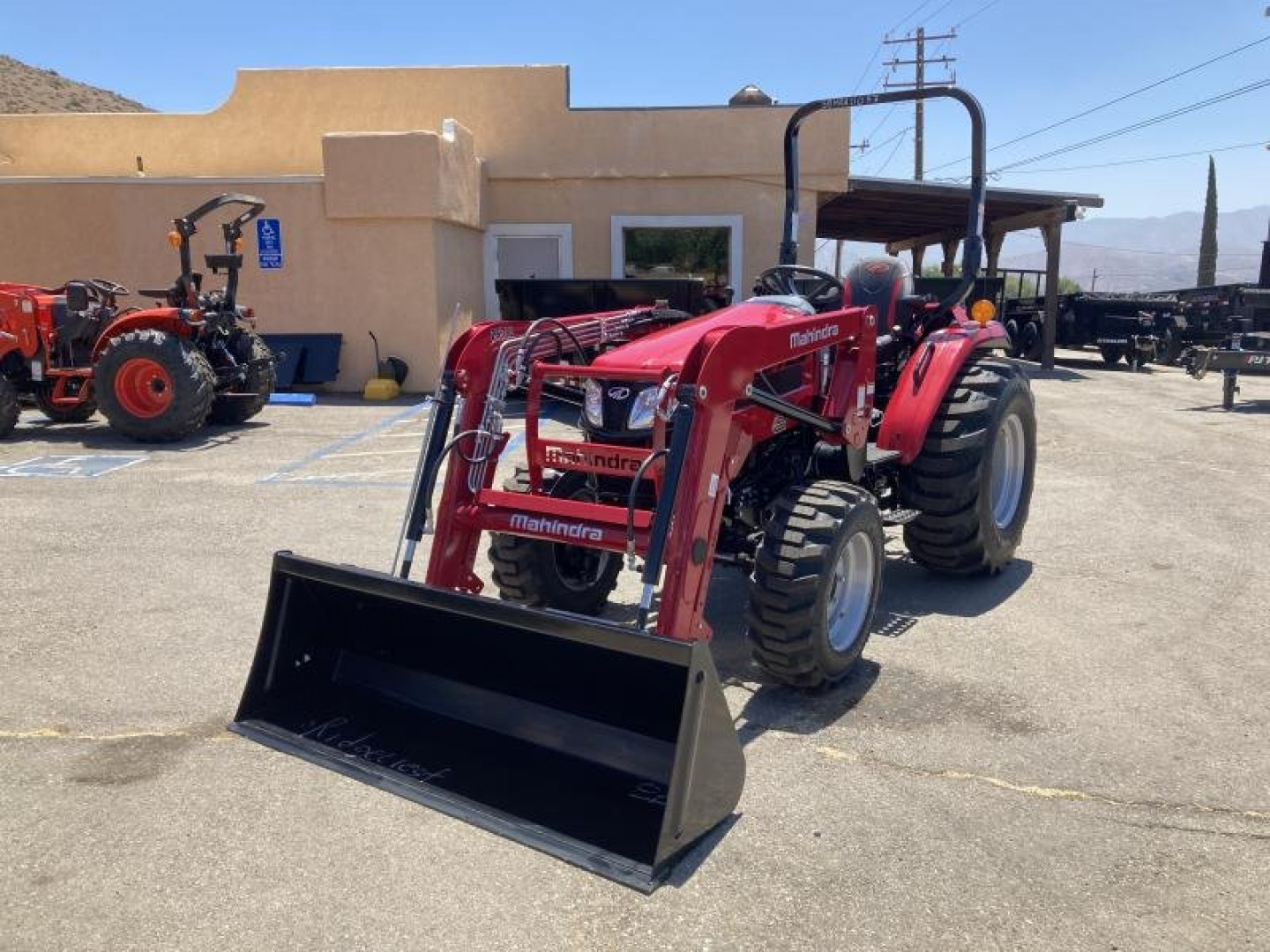 New 2022 Mahindra 2600 Series 2638 HST
