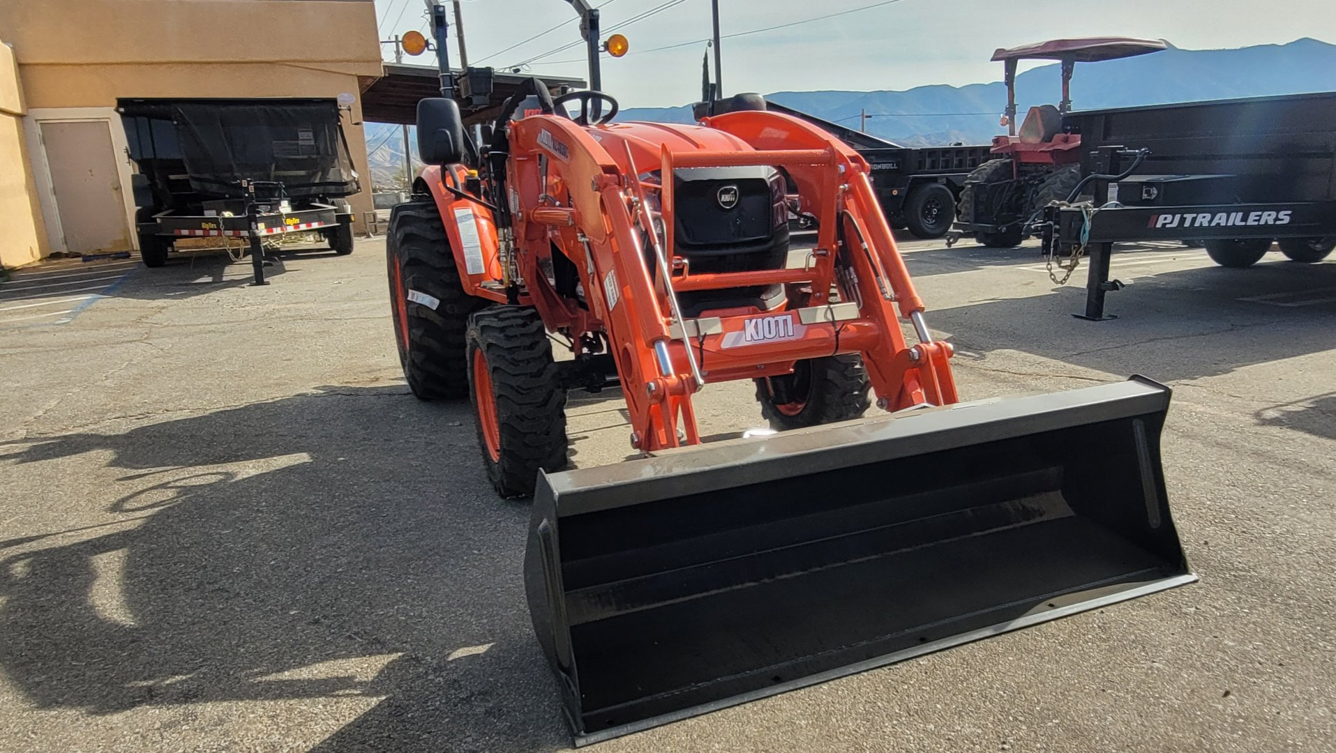 New 2023 Kioti CK 4020