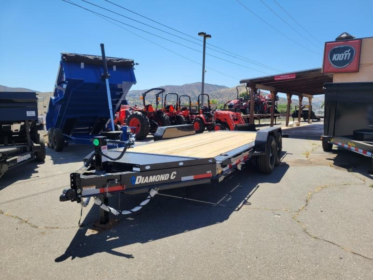 New 2024 Diamond C Trailers HDT207 82X18