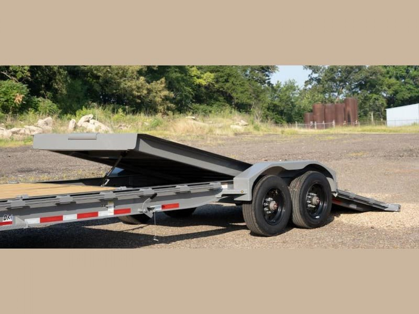 New 2024 Diamond C Trailers HDT207 82X18