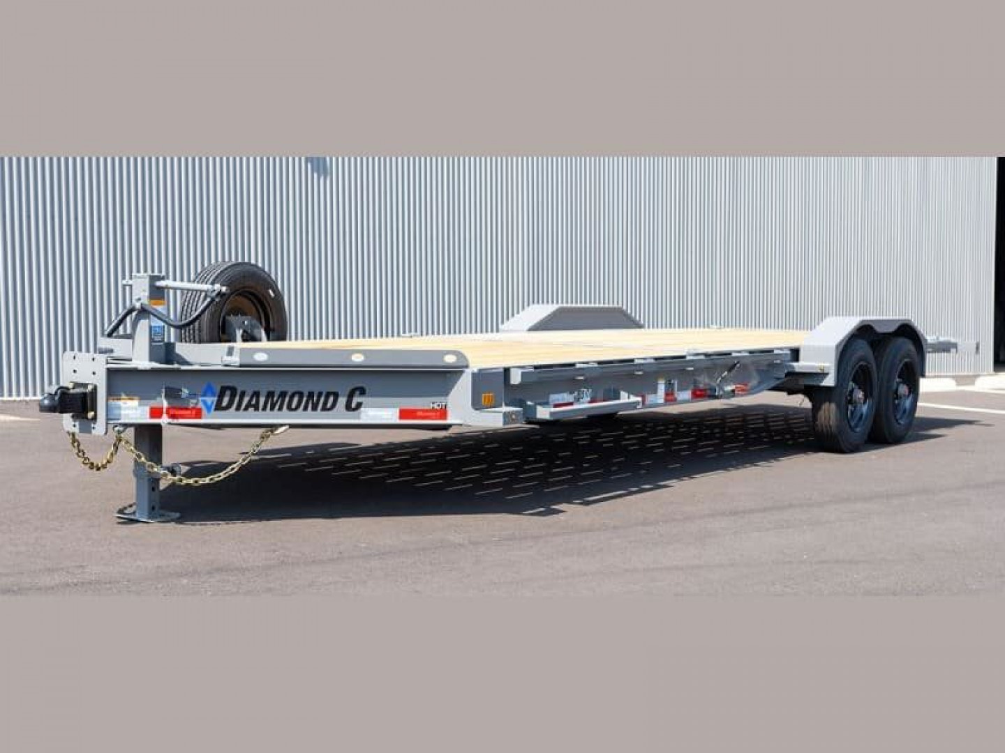 New 2024 Diamond C Trailers HDT207 82X18