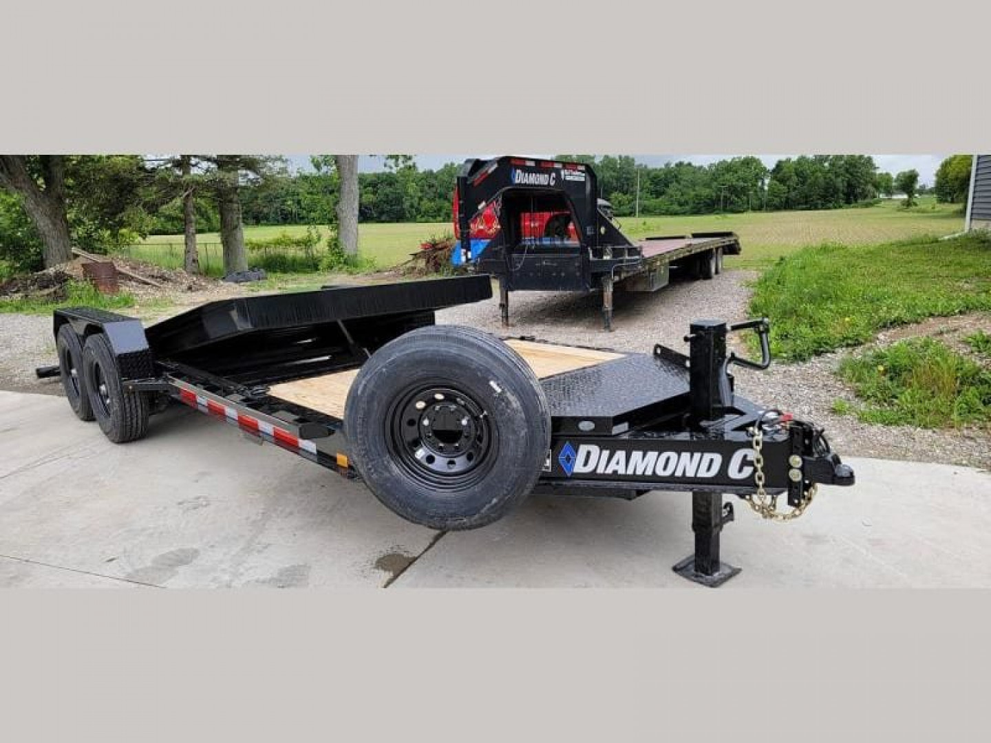 New 2024 Diamond C Trailers HDT207 82X18