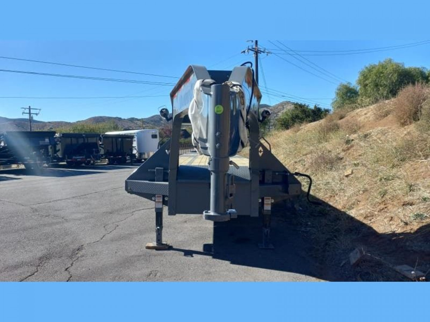 New 2024 Diamond C Trailers FMAX 212 40X102