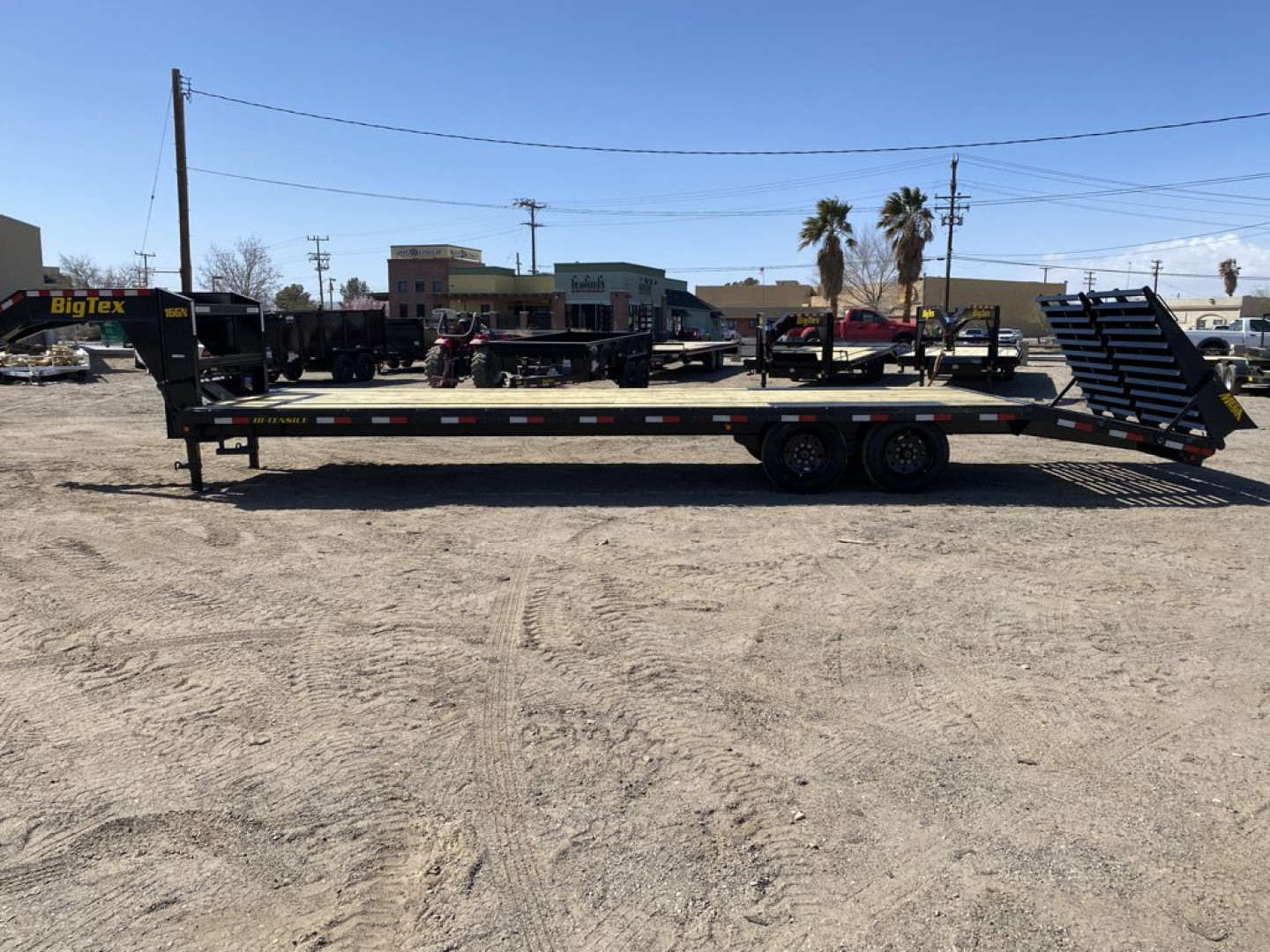 Used 2022 BIG TEX TRAILERS 16GN-25+5 Flatbed Trailer