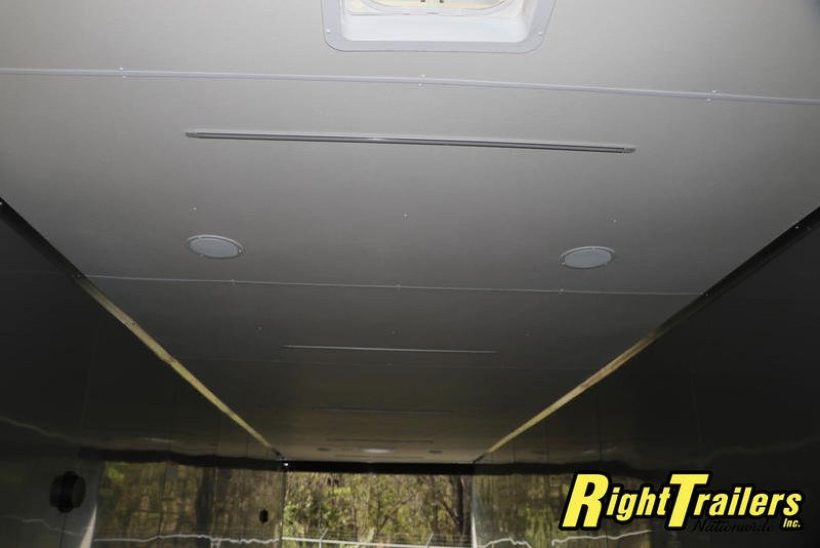 New 2022 8.5x34 Cargo Mate Race Trailer GAEL8.534TTA4