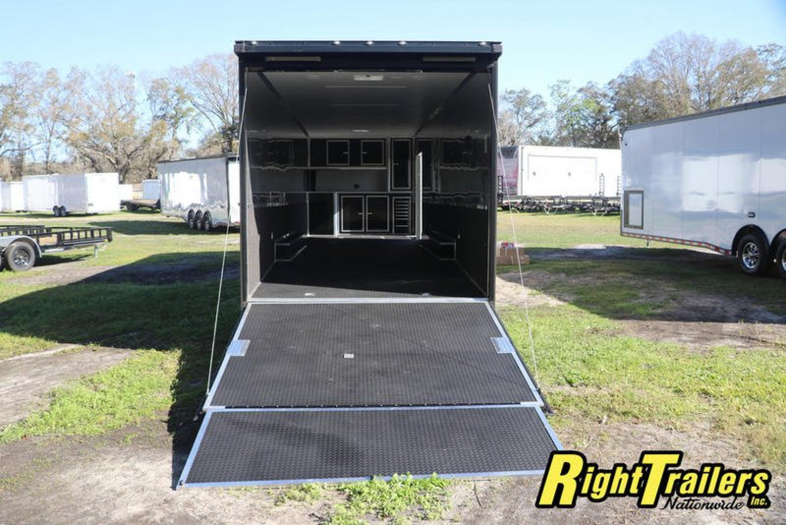 New 2022 8.5x34 Cargo Mate Race Trailer GAEL8.534TTA4