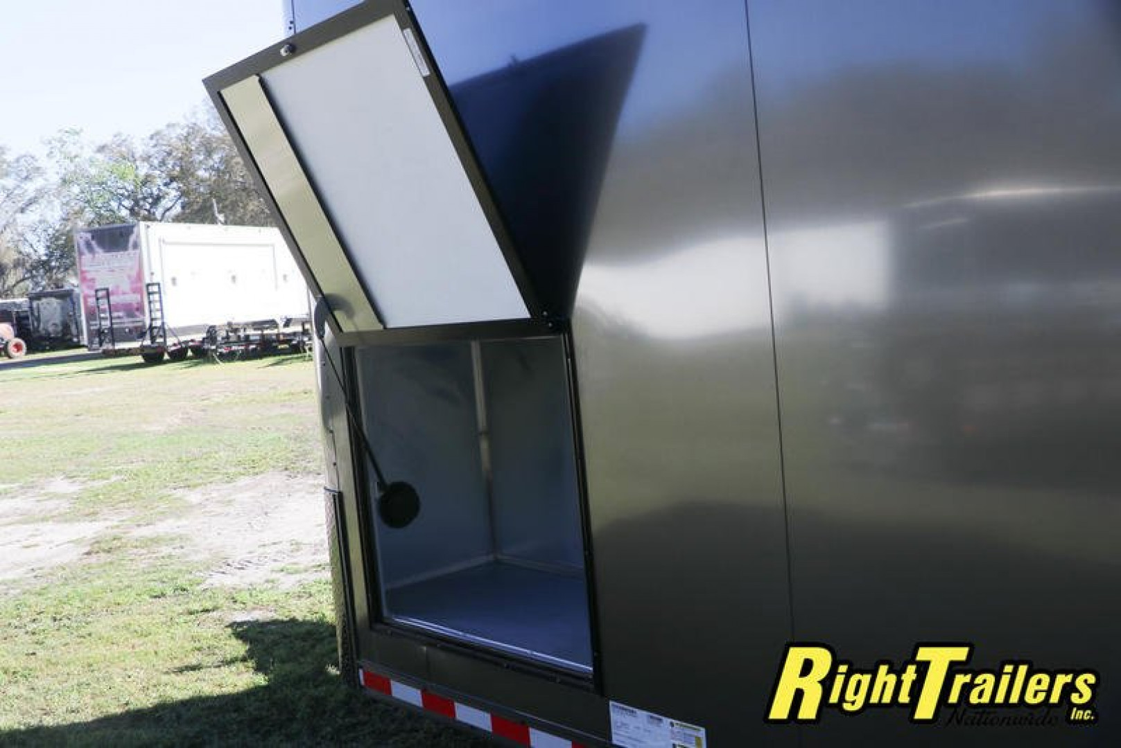 New 2022 8.5x34 Cargo Mate Race Trailer GAEL8.534TTA4