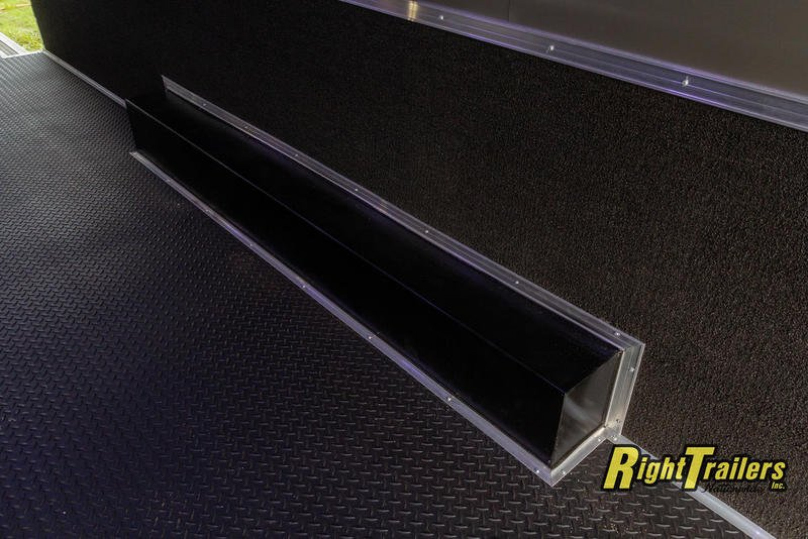 New 2022 8.5x30 Cargo Mate Racing Trailer GAEL8.530TA4