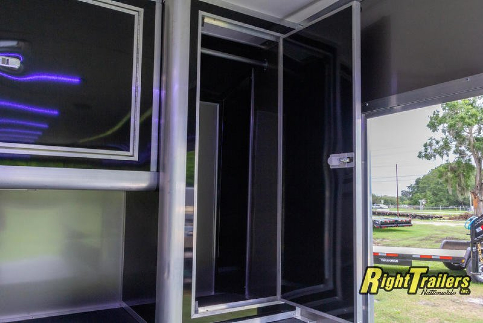 New 2022 8.5x30 Cargo Mate Racing Trailer GAEL8.530TA4