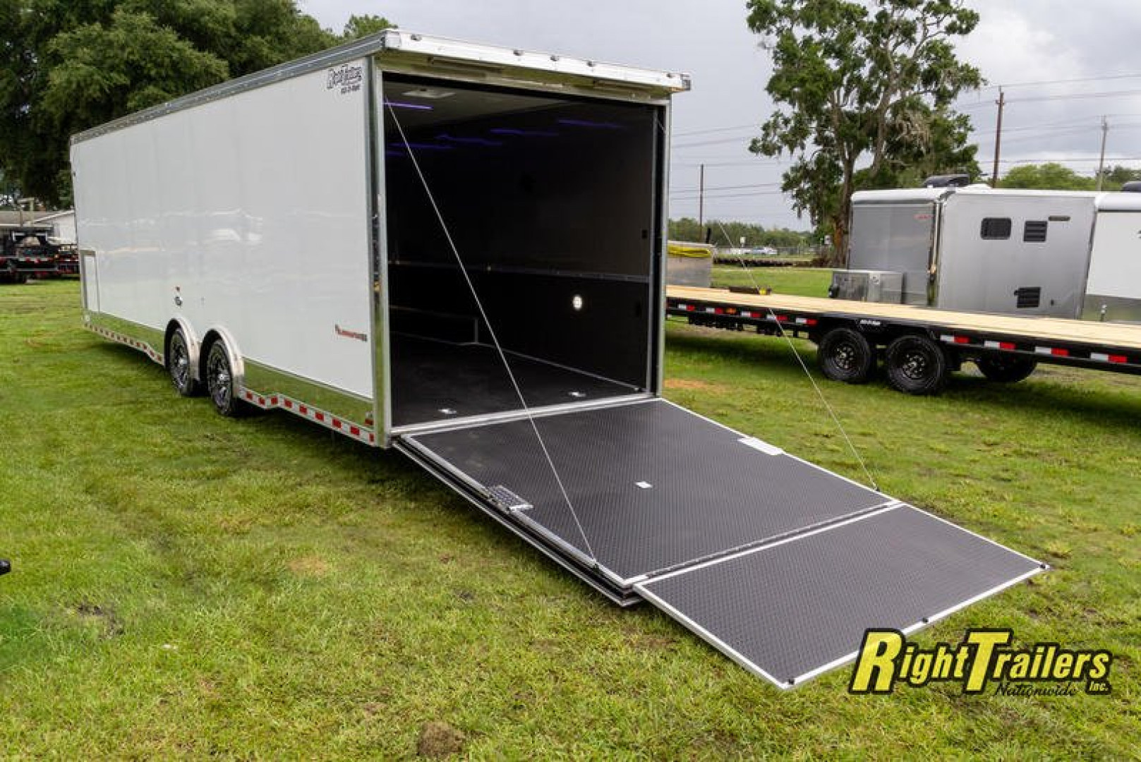 New 2022 8.5x30 Cargo Mate Racing Trailer GAEL8.530TA4