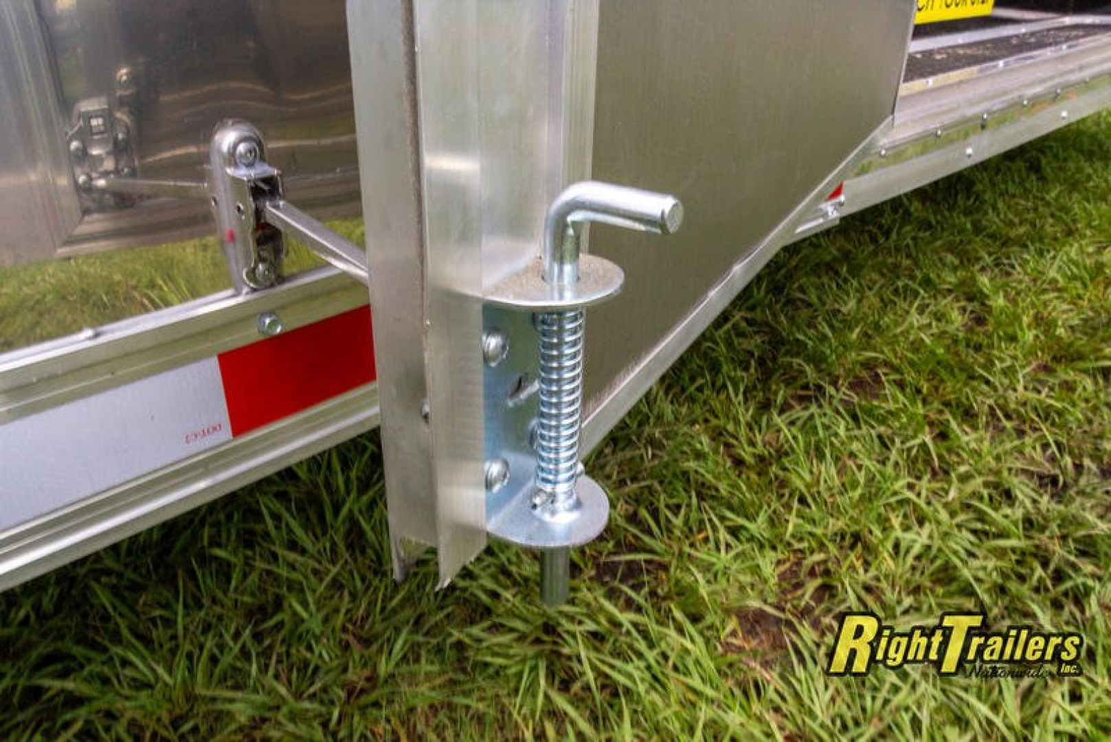 New 2022 8.5x30 Cargo Mate Racing Trailer GAEL8.530TA4