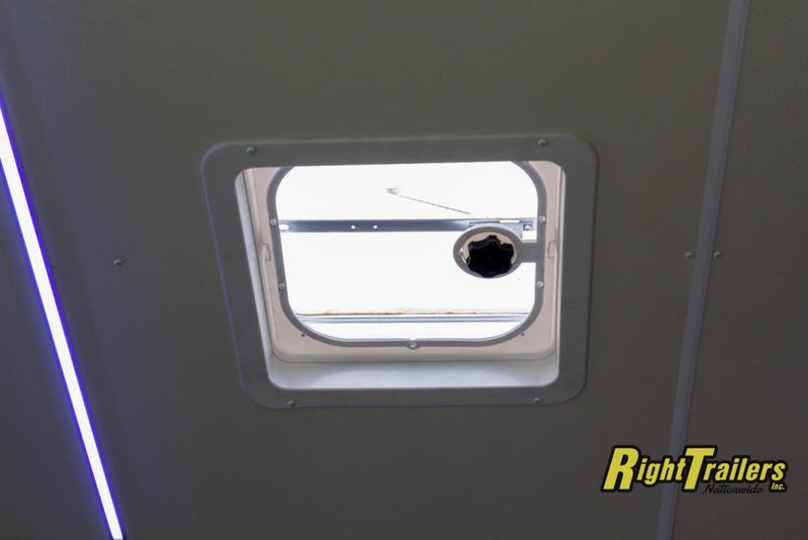 New 2022 8.5x30 Cargo Mate Racing Trailer GAEL8.530TA4