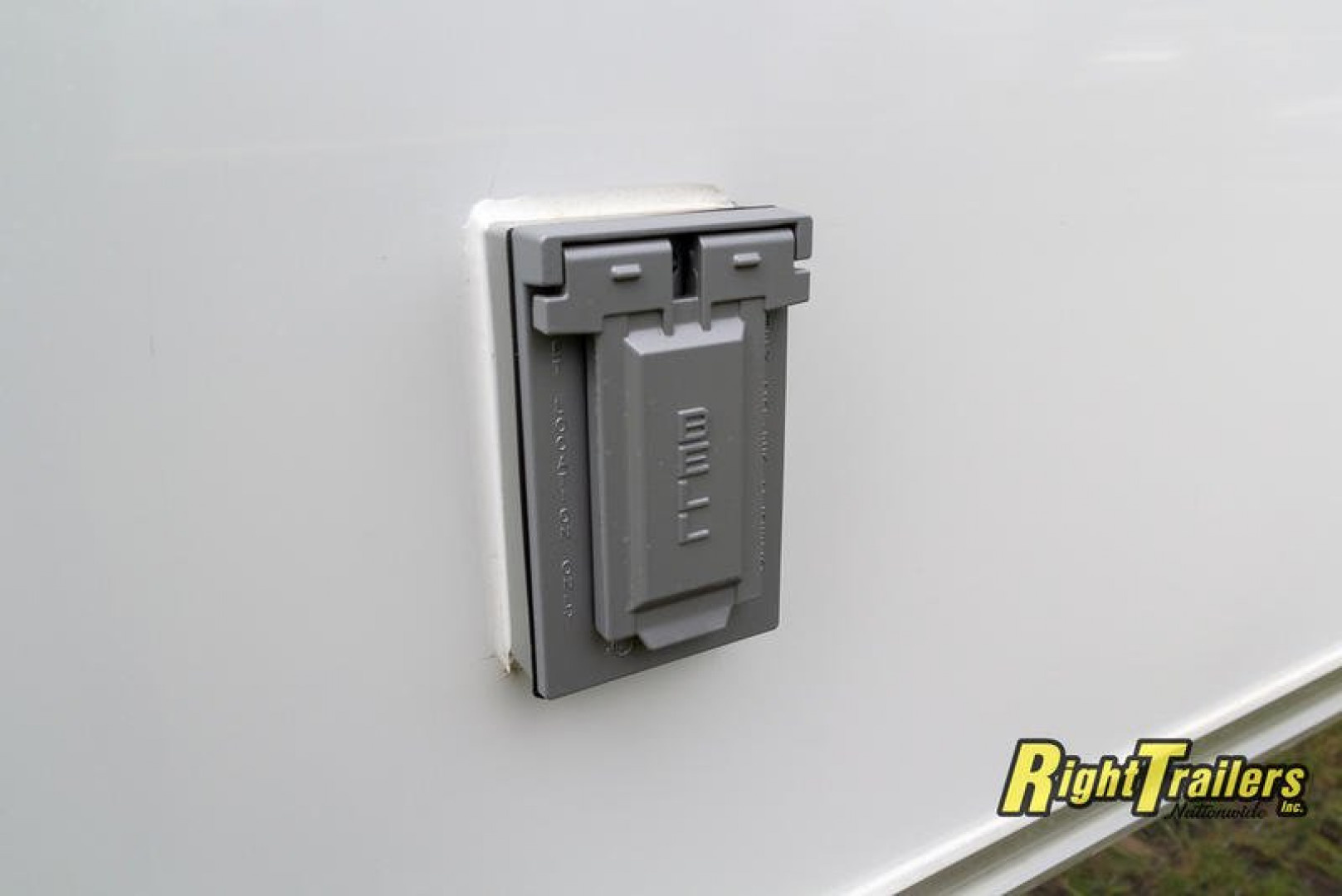 New 2022 8.5x30 Cargo Mate Racing Trailer GAEL8.530TA4