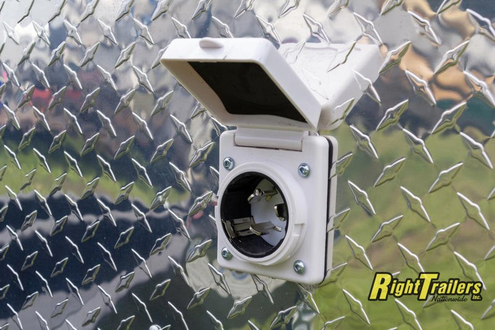 New 2022 8.5x30 Cargo Mate Racing Trailer GAEL8.530TA4