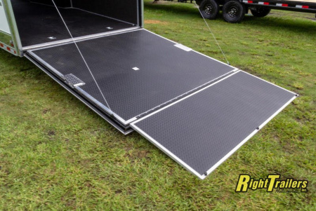 New 2022 8.5x30 Cargo Mate Racing Trailer GAEL8.530TA4