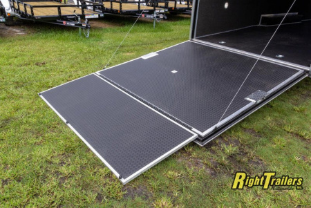 New 2022 8.5x30 Cargo Mate Racing Trailer GAEL8.530TA4