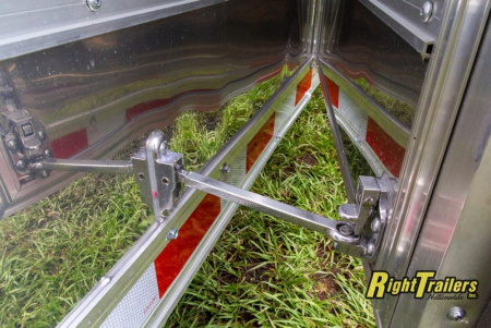 New 2022 8.5x30 Cargo Mate Racing Trailer GAEL8.530TA4