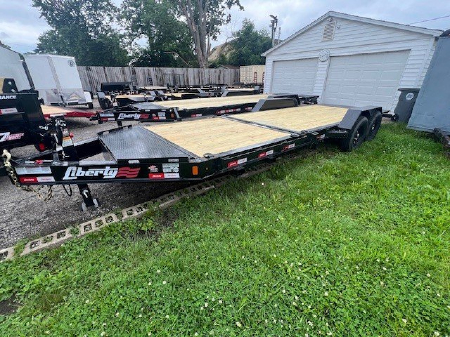 New 2025 Liberty Trailers 83x22 (16+6) 14k Rated Split Deck