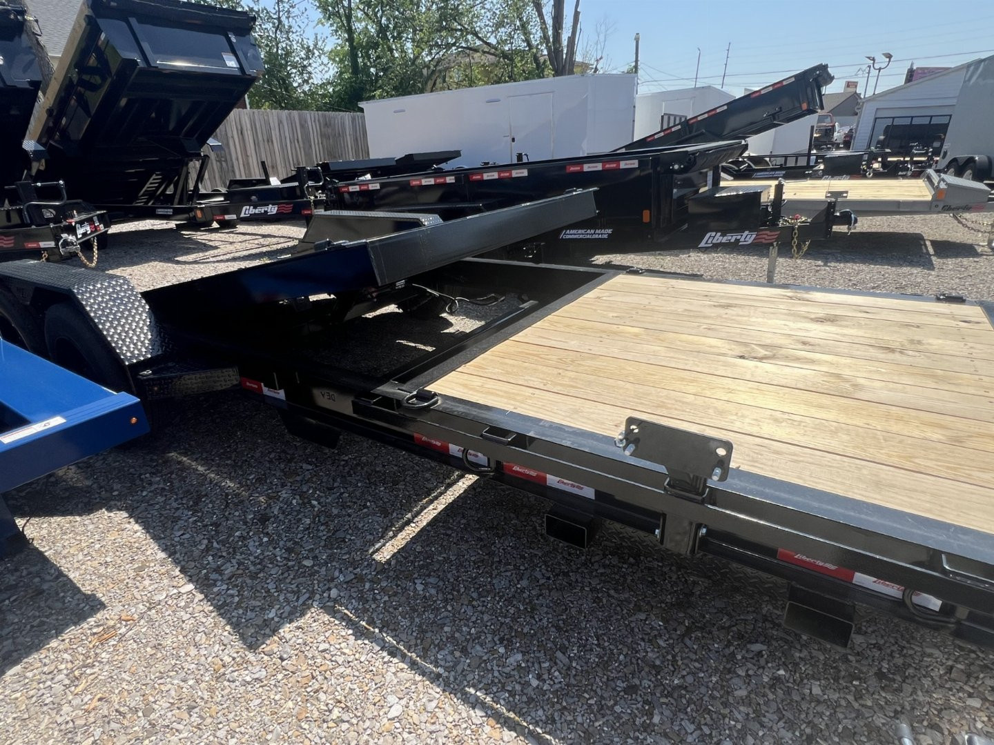 New 2025 Liberty Trailers 83x22 (16+6) 16k Rated Split Deck