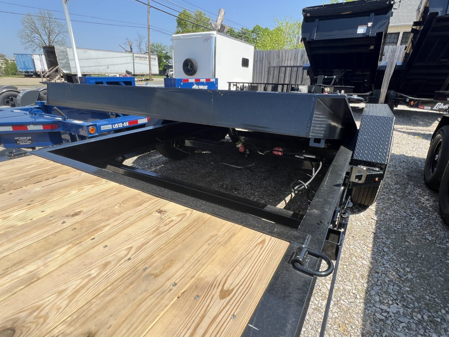 New 2025 Liberty Trailers 83x22 (16+6) 16k Rated Split Deck