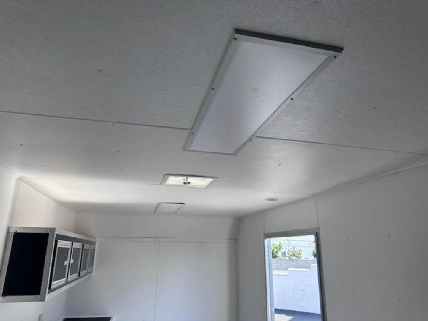 New 2022 8.5x28 Vintage Race Trailer