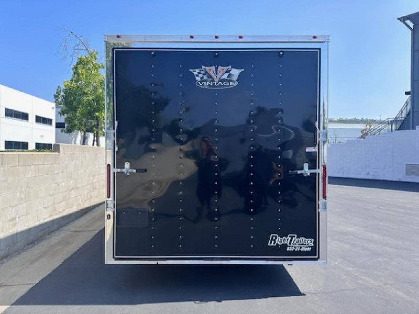 New 2022 8.5x28 Vintage Race Trailer