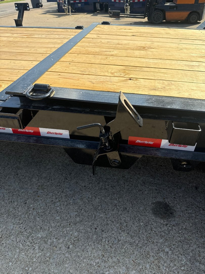 New 2025 Liberty Trailers 83x22 (16+6) 14k Rated Split Deck