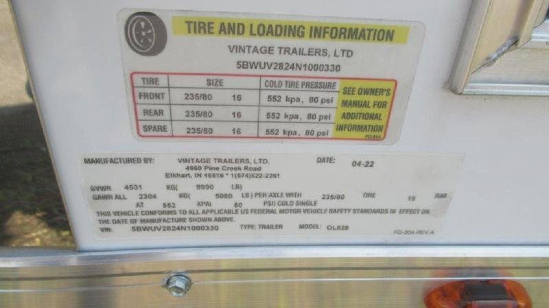 New 8.5x28 Vintage Race Trailer OL828