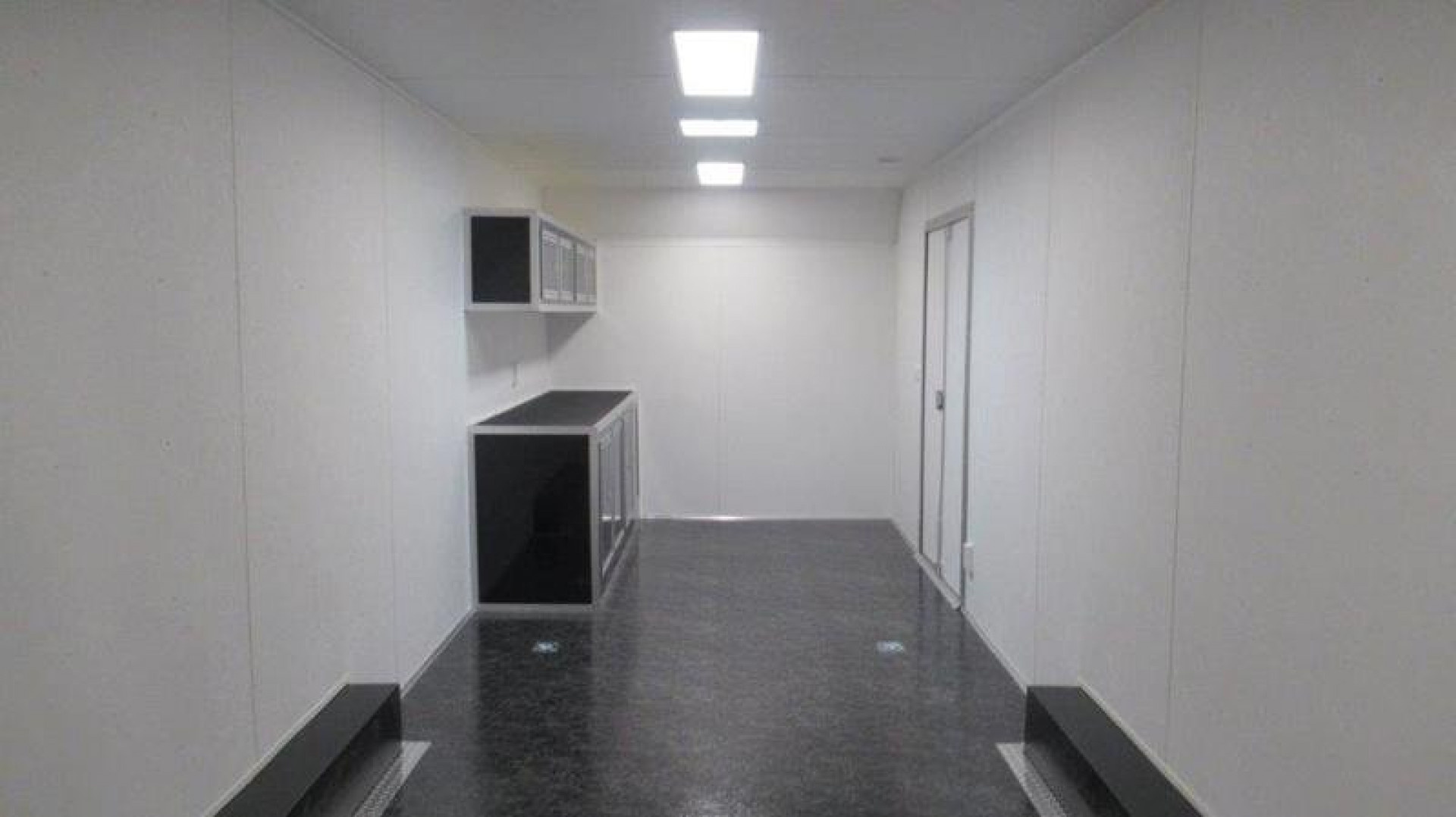 New 8.5x28 Vintage Race Trailer OL828