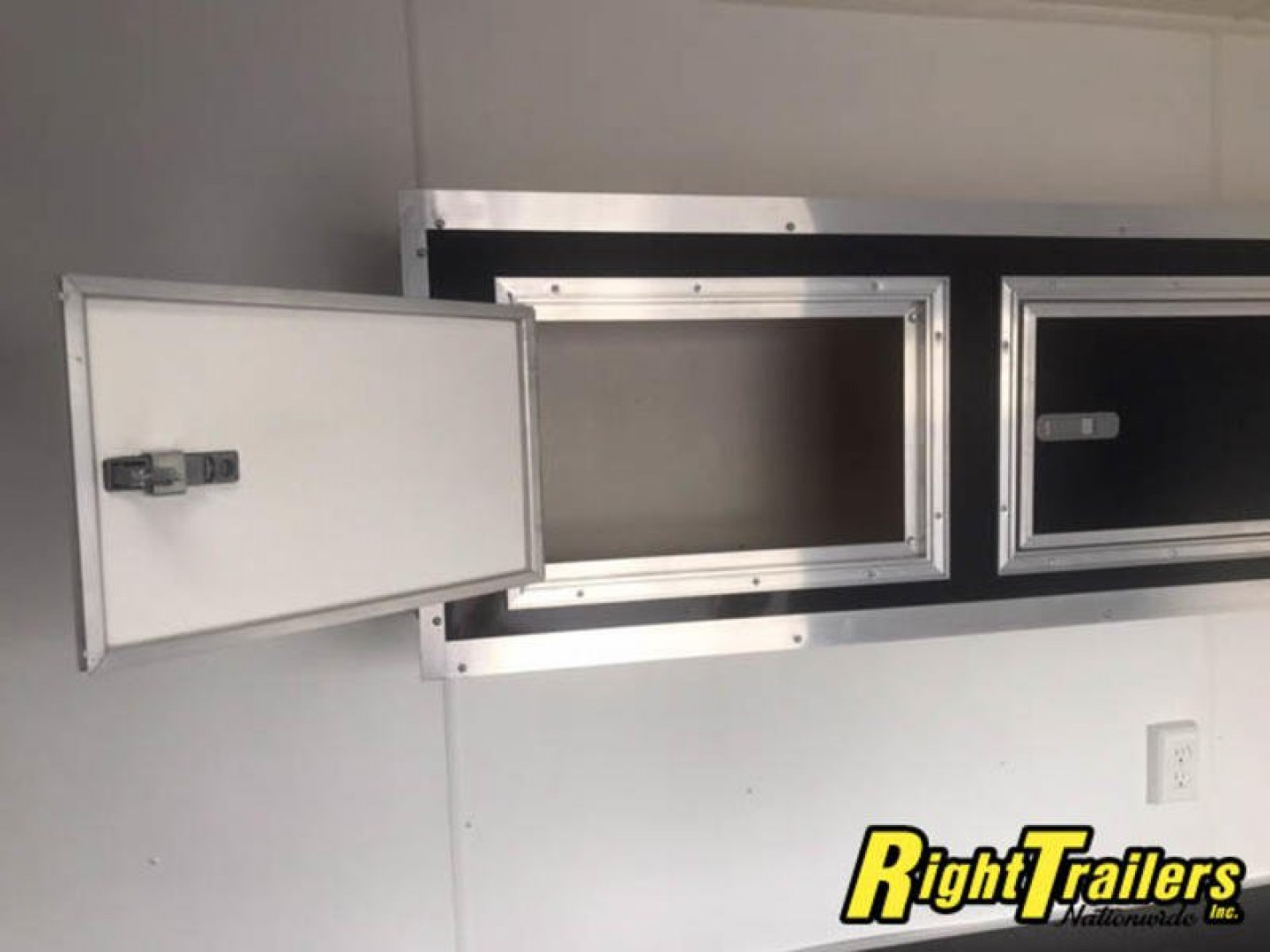 New 2022 8.5x28 Vintage Race Trailer OL828