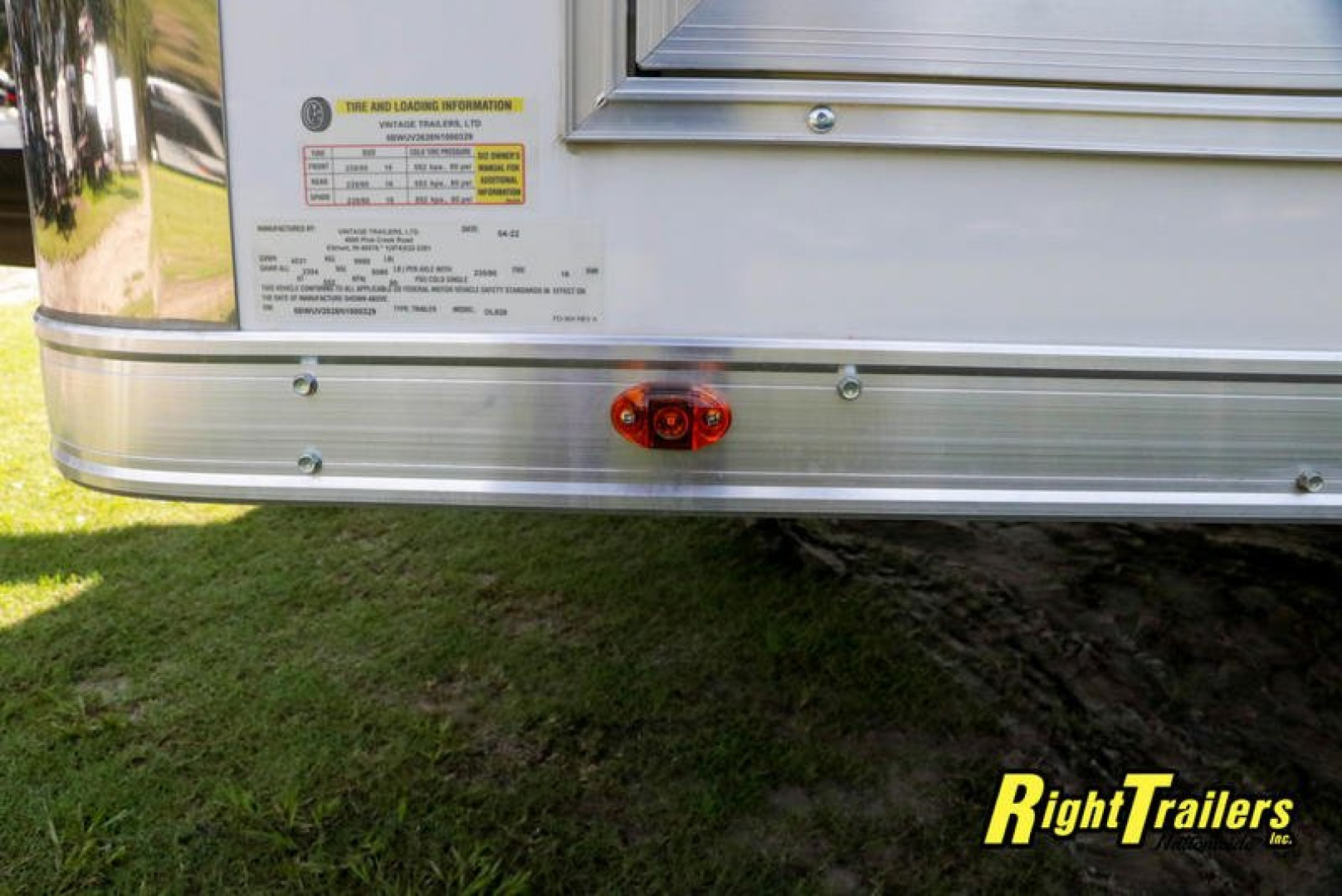 New 2022 8.5x28 Vintage Race Trailer OL828