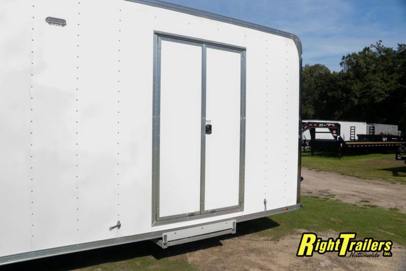 New 2022 8.5x28 Vintage Race Trailer OL828