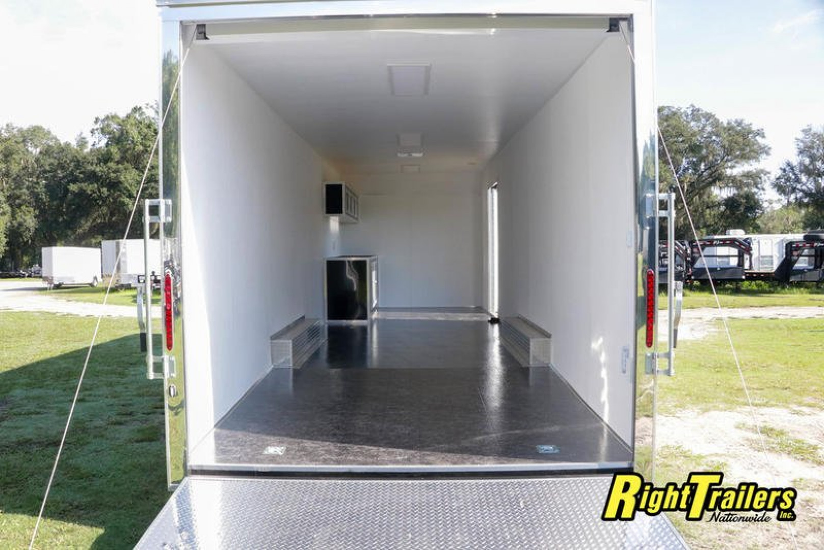 New 2022 8.5x28 Vintage Race Trailer OL828