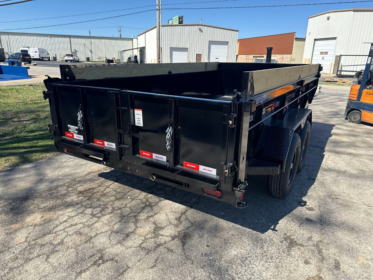 New 2025 Liberty Trailers 83x14 Low Pro Dump 14k Rated Telescopic