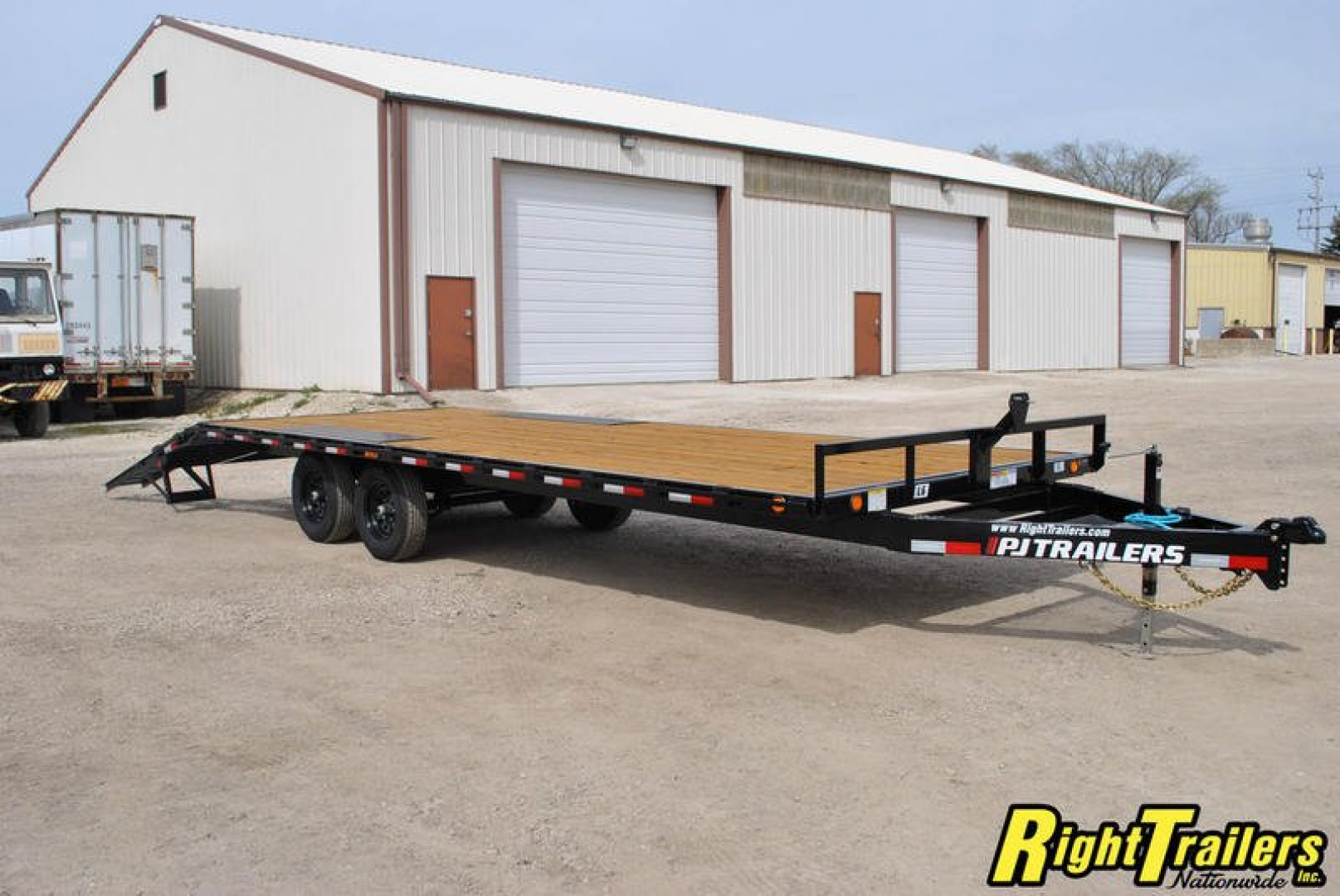 New 2023 8.5x24 PJ Deckover Equipment Trailer