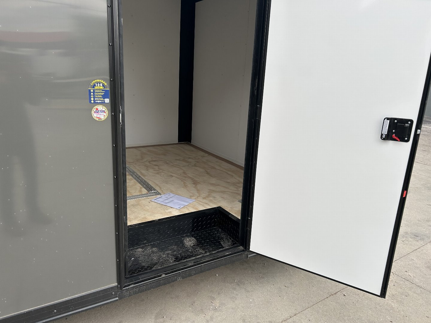 New 2025 United Trailers LIM-8.528TA52 Cargo / Enclosed Trailer