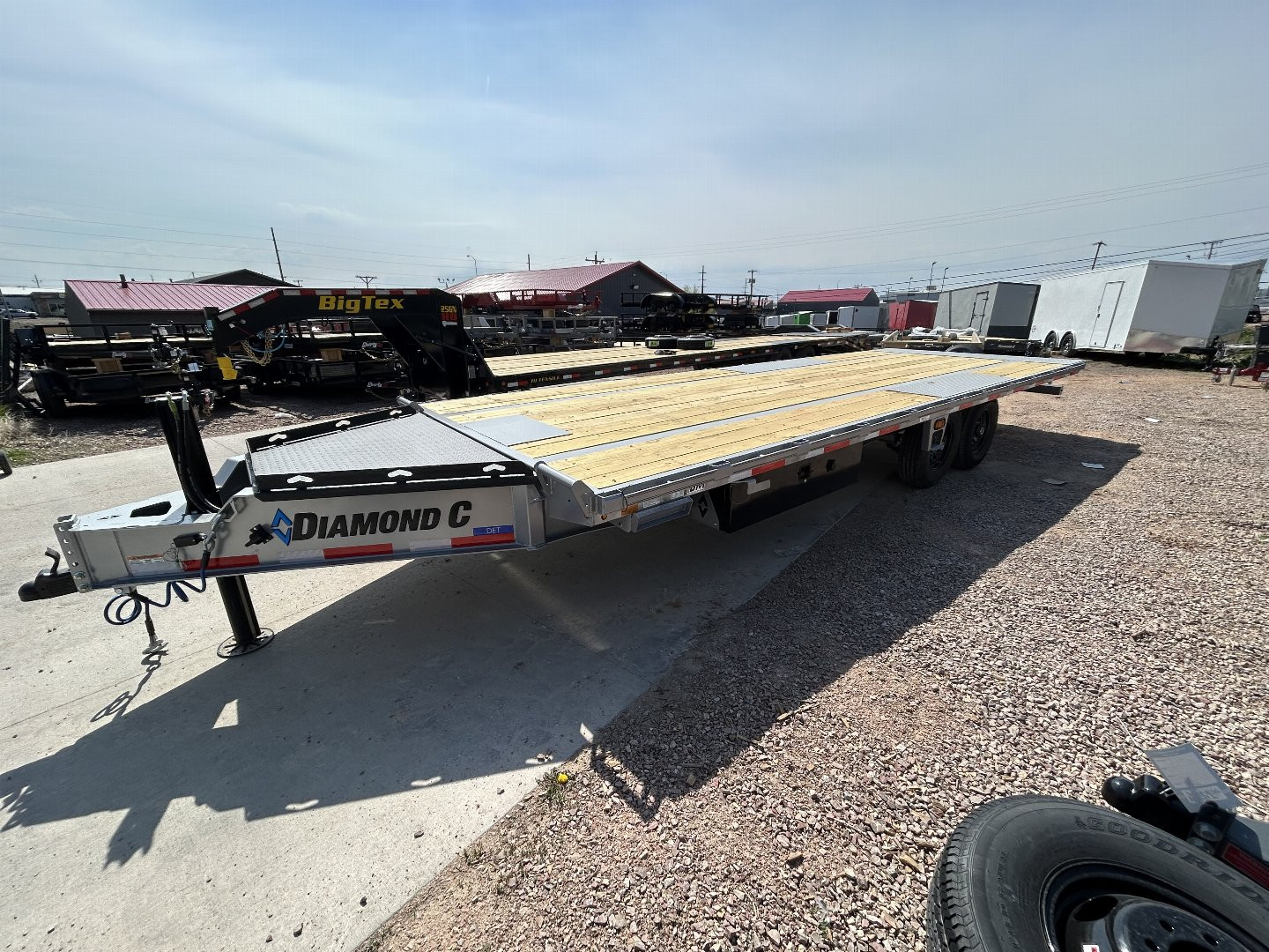 New 2025 Diamond C Trailers DET207 24X102 Tilt Trailer