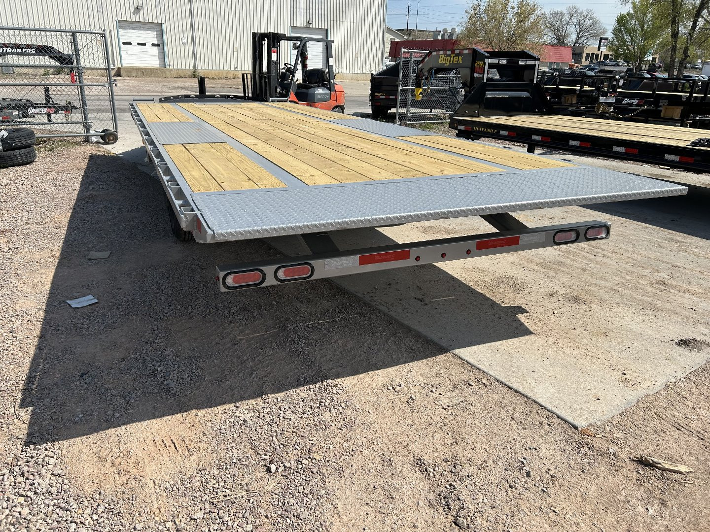 New 2025 Diamond C Trailers DET207 24X102 Tilt Trailer