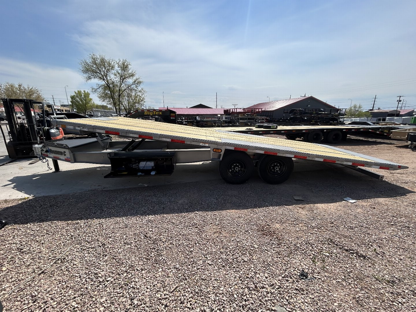 New 2025 Diamond C Trailers DET207 24X102 Tilt Trailer