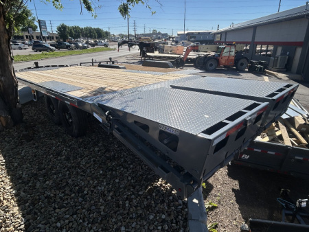 New 2025 Diamond C Trailers DEC207 24X102 Deckover Trailer
