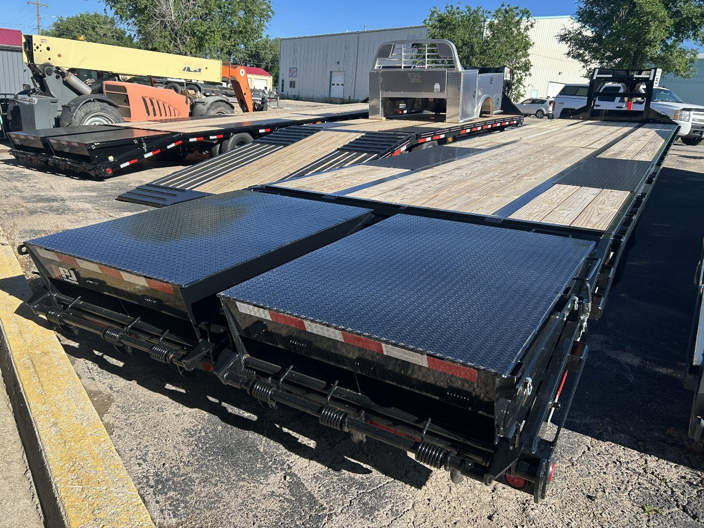 New 2025 PJ Trailers LD352 Flatbed Trailer