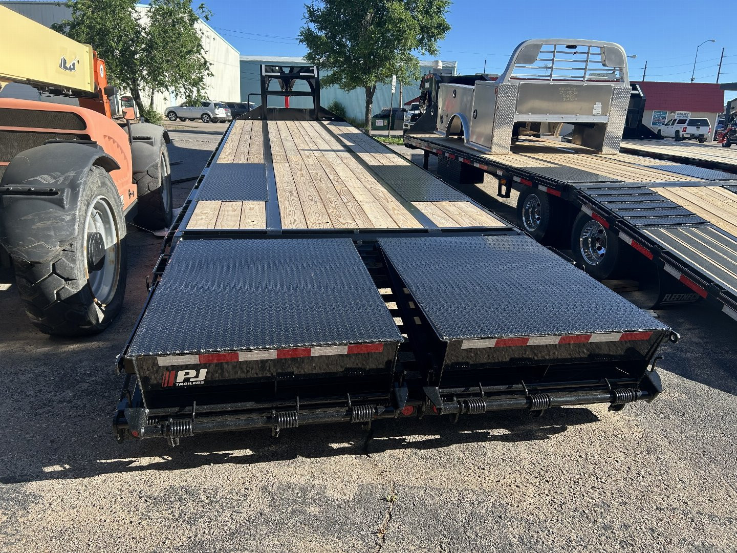 New 2025 PJ Trailers LD402 Flatbed Trailer