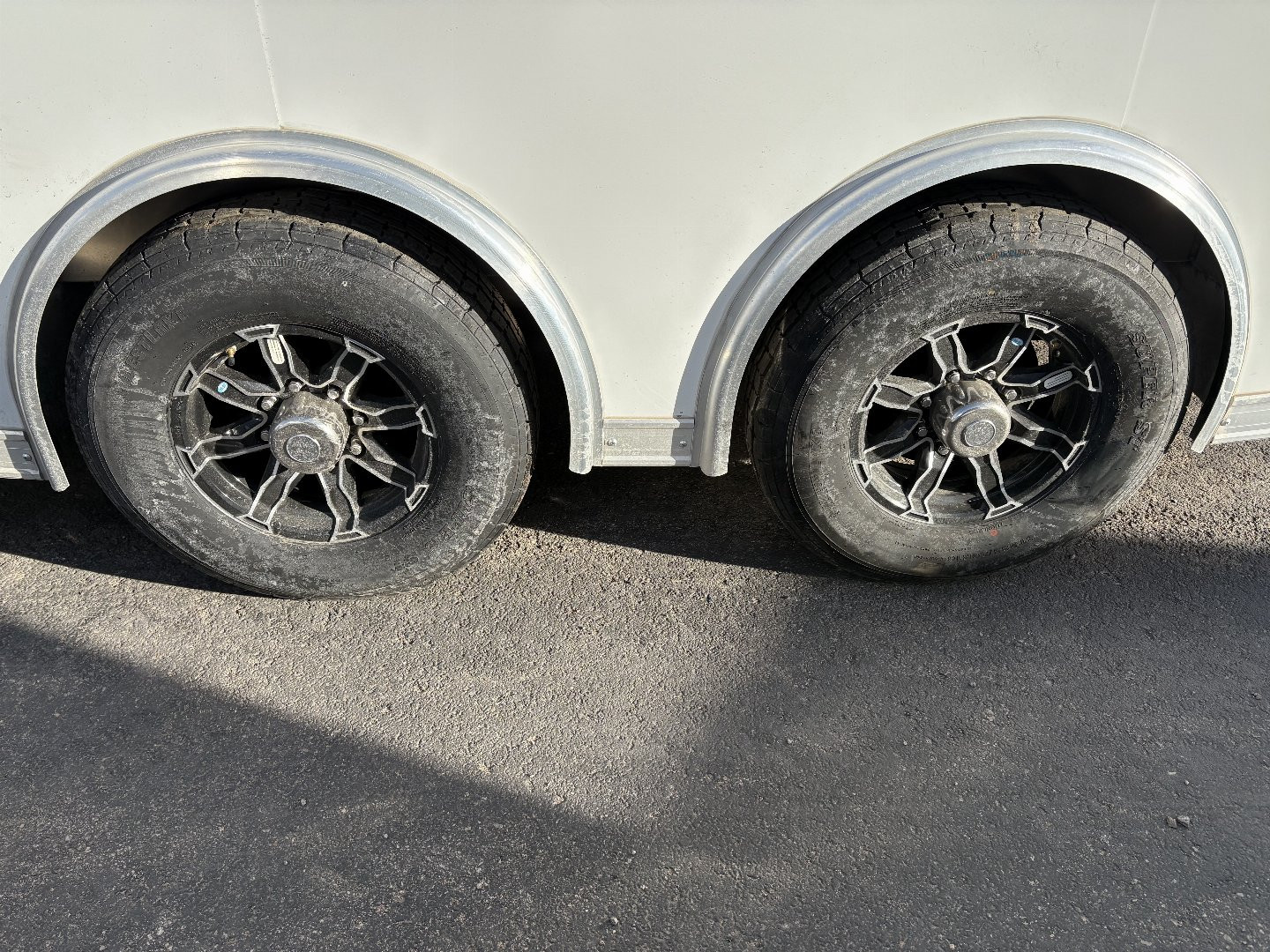 New 2025 United Trailers UAT-8.516TA52 Aluminum Cargo / Enclosed Trailer