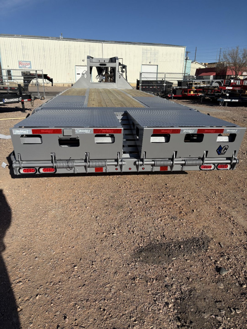 New 2025 Diamond C Trailers FMAX210 MR 25X102 Flatbed Trailer