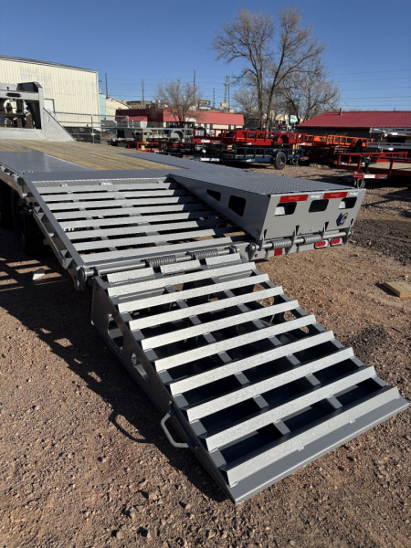 New 2025 Diamond C Trailers FMAX210 MR 25X102 Flatbed Trailer